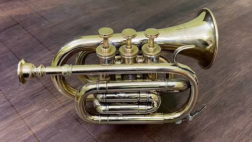 Antico corno bugle - di, compatto